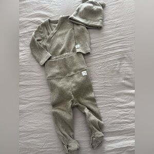 H&M Neutral Taupe Ribbed Baby One-Piece with Hat